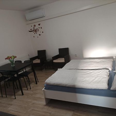 Ubytovani U Leose Zaječí Esterno foto
