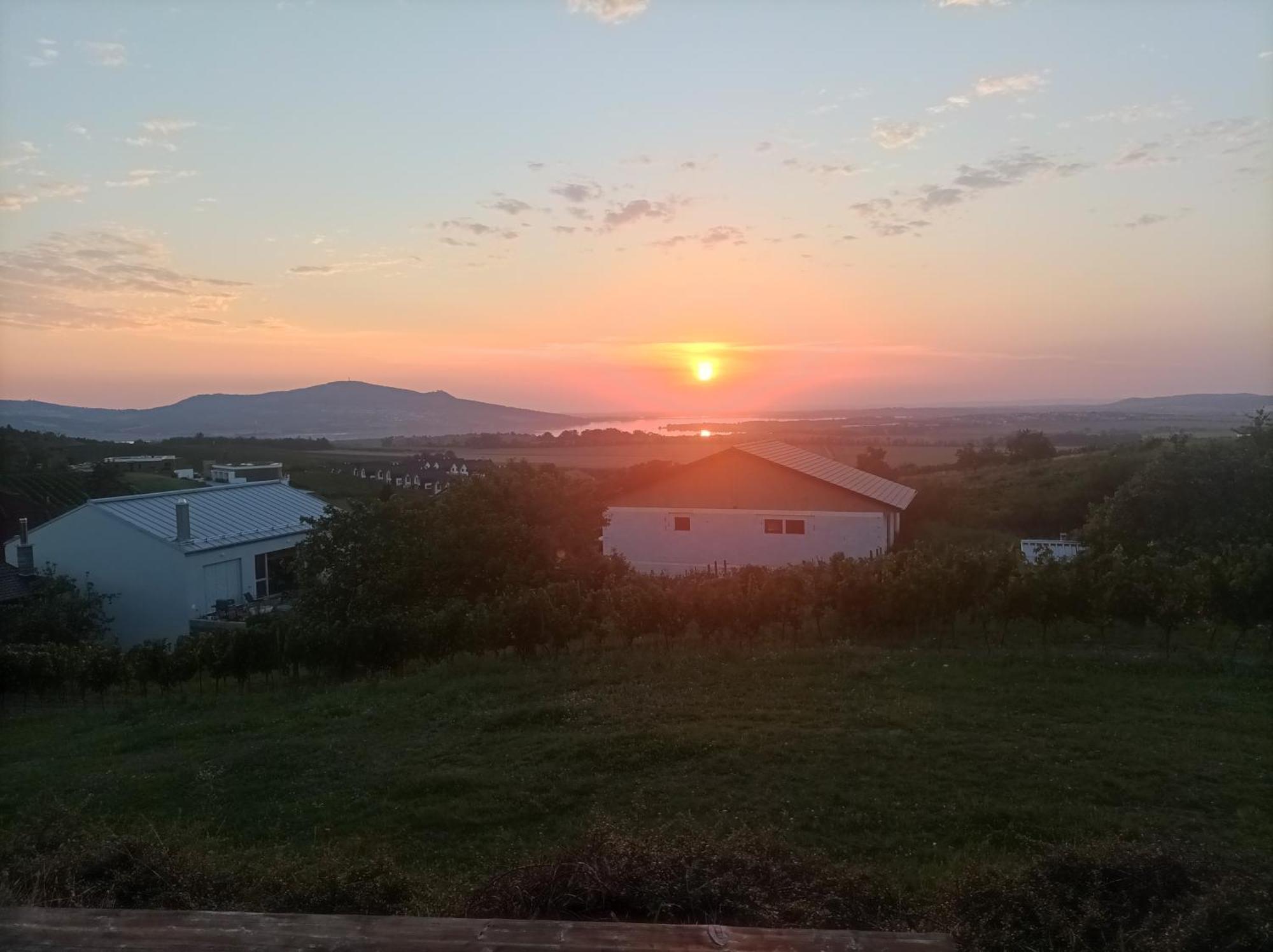 Ubytovani U Leose Zaječí Esterno foto